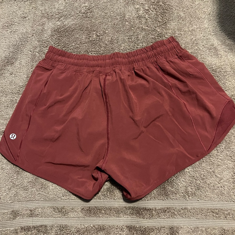 Lululemon Hotty Hot Low Rise Short 4" NOT red, it’s the mulled wine color.